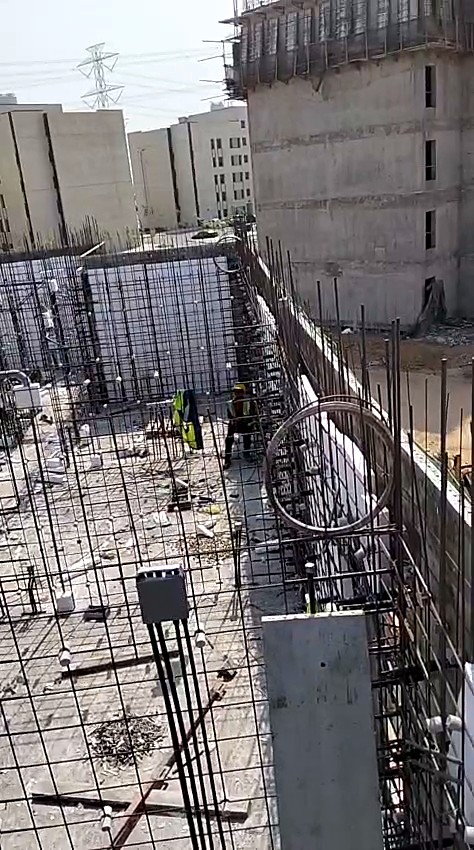 أعمال الهيكل الخرساني في أحد المباني